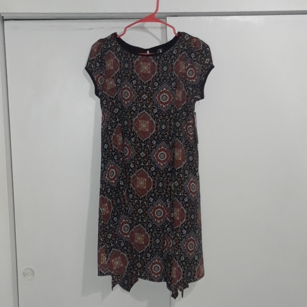 Different color pattern dress